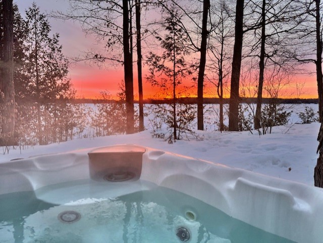 Red Rooster Point – Lake Eugenia Family Chalet