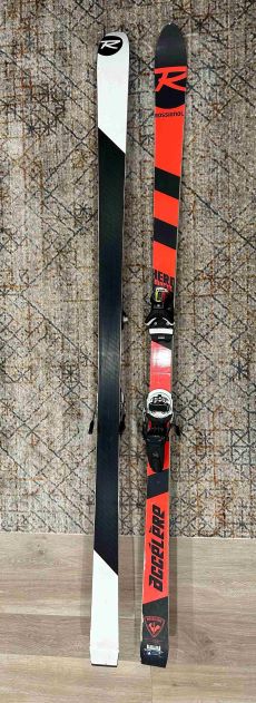 Rossi Mogul ski with Look pivot 12 bindings